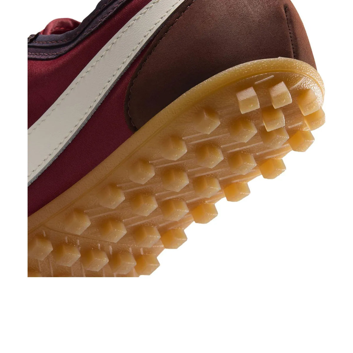 Nike Moon Shoe ESS Mystic Dates Tough Red Gum - 7